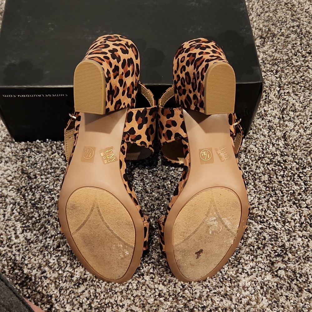 Leopard Print Womans Heels - Picture 3 of 4